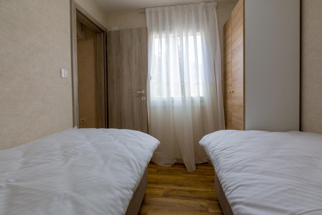 Lando Resort Kampor ภายนอก รูปภาพ