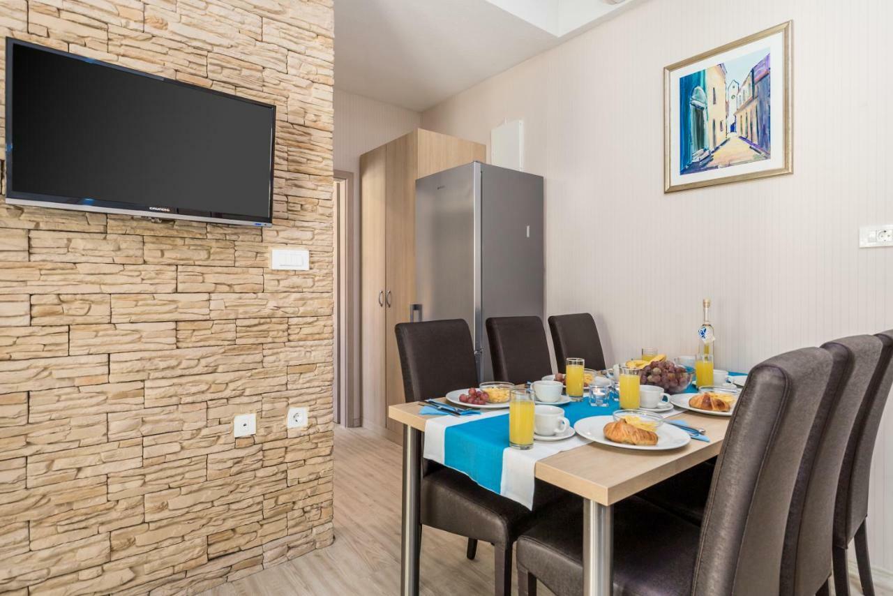 Lando Resort Kampor ภายนอก รูปภาพ