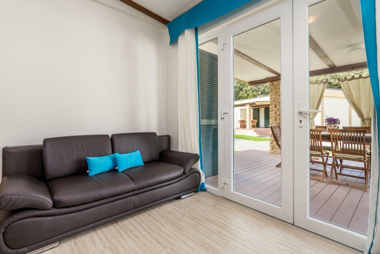 Lando Resort Kampor ภายนอก รูปภาพ