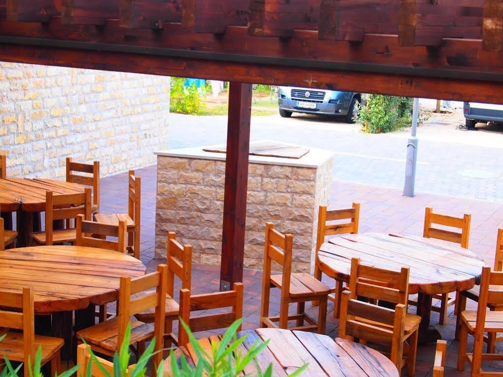 Lando Resort Kampor ภายนอก รูปภาพ